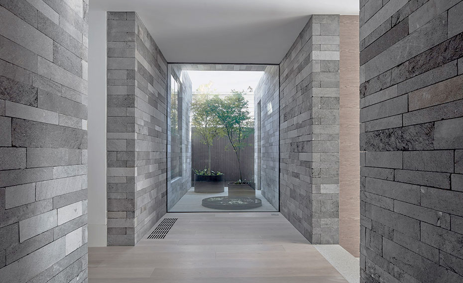 Interior Large Format Strip Stone Walls on an Architectural Residence