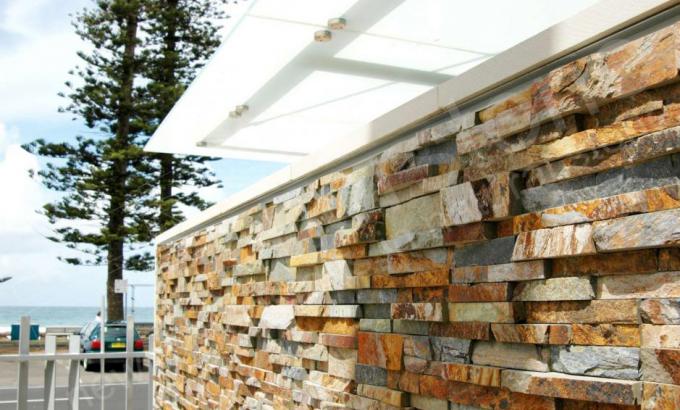 Natural Stacked Stone Veneer Wall